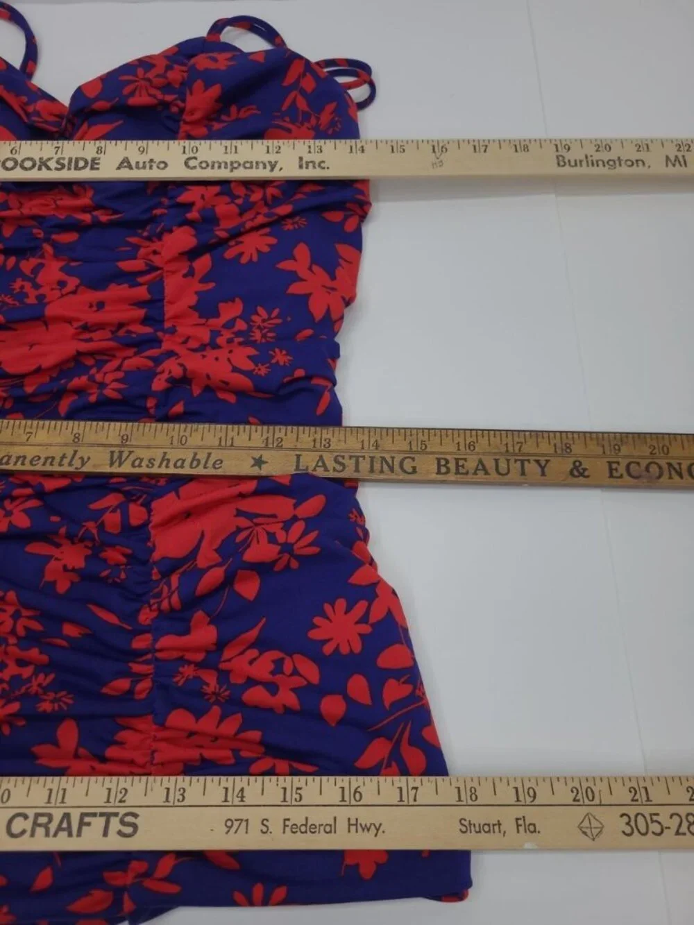 Lands End details adjustable